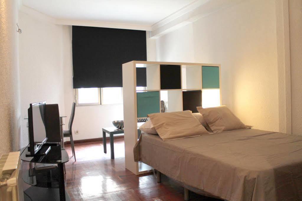Apartamentos Rialto Madrid Bagian luar foto