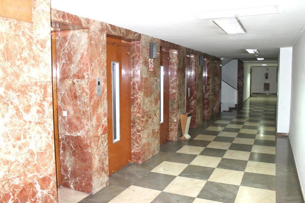 Apartamentos Rialto Madrid Bagian luar foto