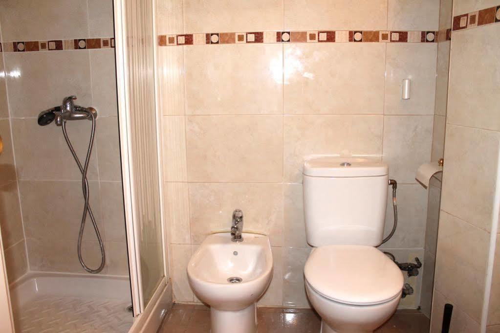 Apartamentos Rialto Madrid Bagian luar foto