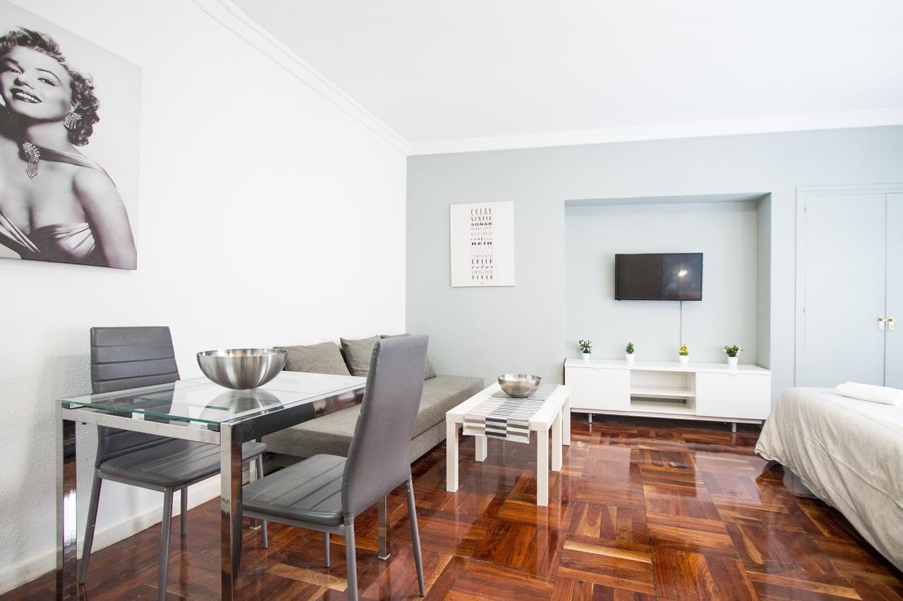 Apartamentos Rialto Madrid Bagian luar foto
